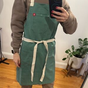 Hedley & Bennett green apron